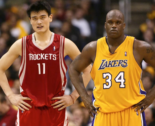 pemain-basket-tertinggi-dengan-skill-luar-biasa