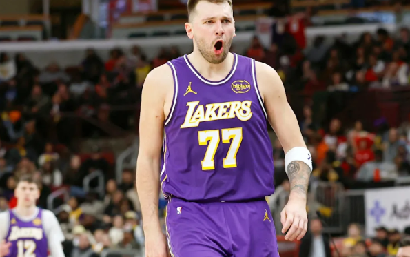 Luka Dončić 46 Poin Bawa Lakers Menang Besar